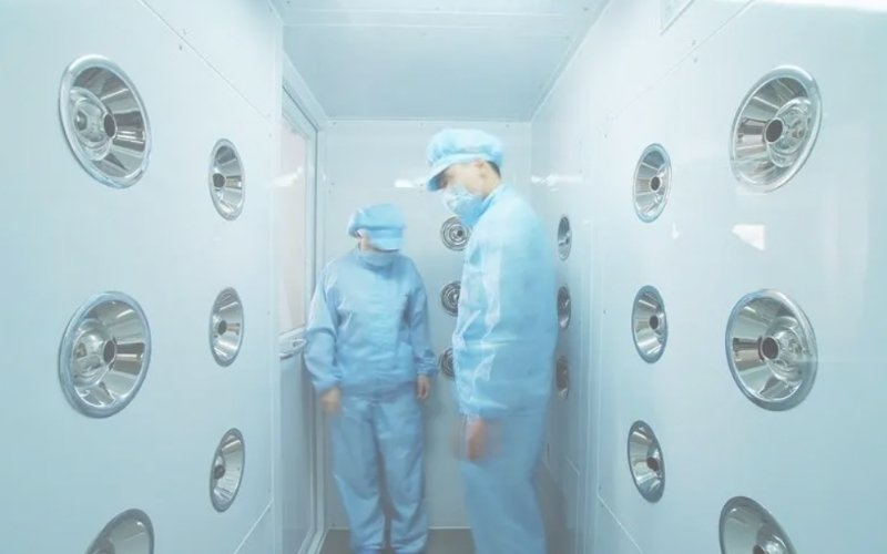 Cleanroom entrance process