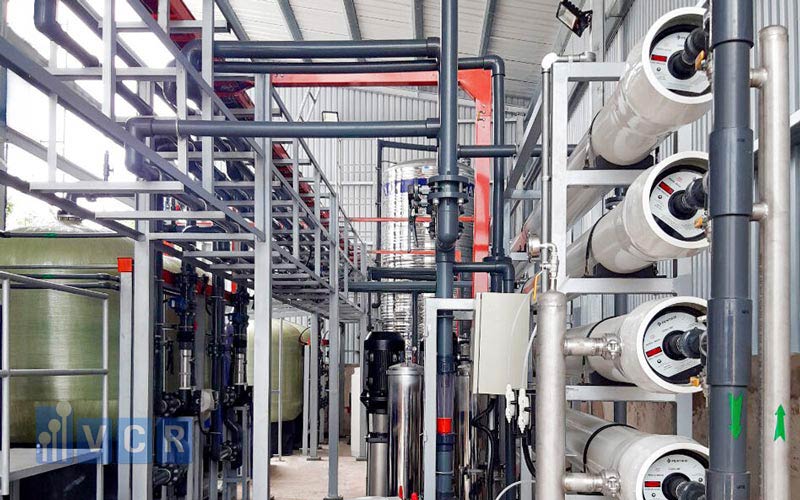 Hệ thống lọc RO công nghiệp được ứng dụng rộng rãi trong hệ thống xử lý nước hiện nay với hàng loạt ưu điểm nổi bật.