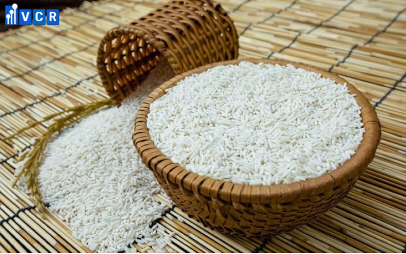 Gạo là nguyên liệu chính dùng để nấu rượu