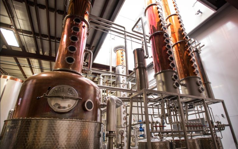 Tìm hiểu quy trình sản xuất rượu công nghiệp
