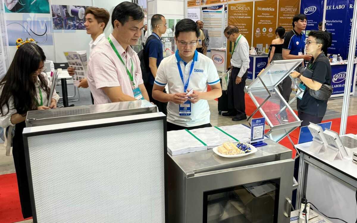 ngay-2-vietnam-medipharm-expo-3