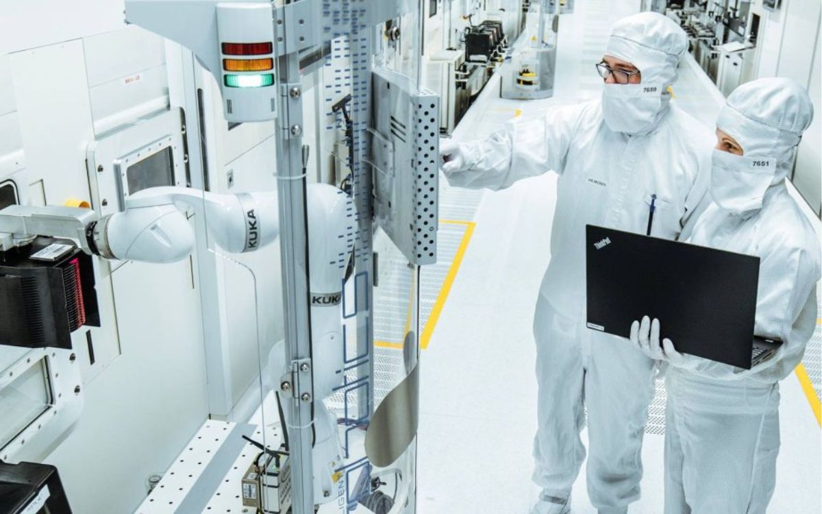 Clean Factory Design Trends 2026: AI, IoT, Sensors