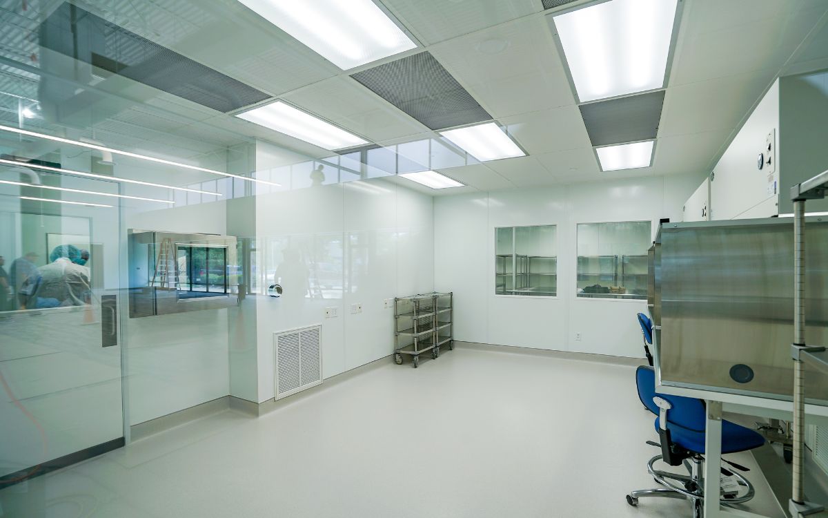 Cách đánh giá ROI khi đầu tư thiết bị phòng sạch