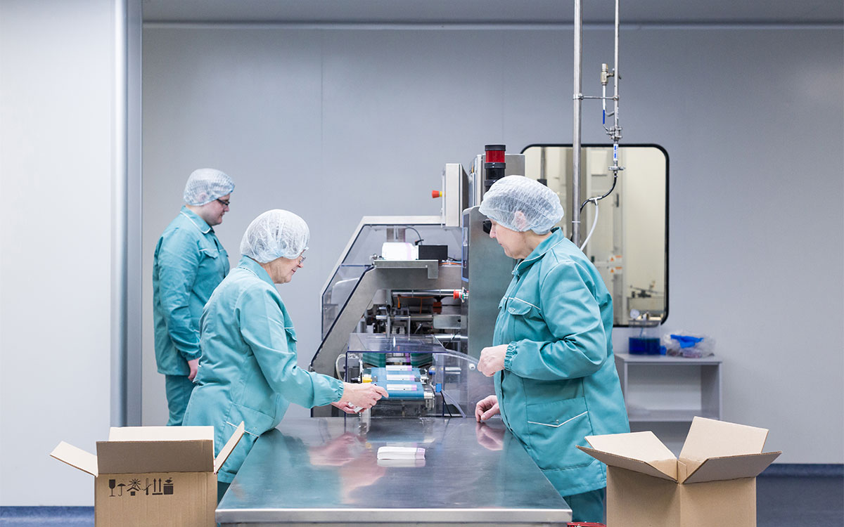 Phân tích luồng người - vật liệu - chất thải trong dây chuyền tiêm