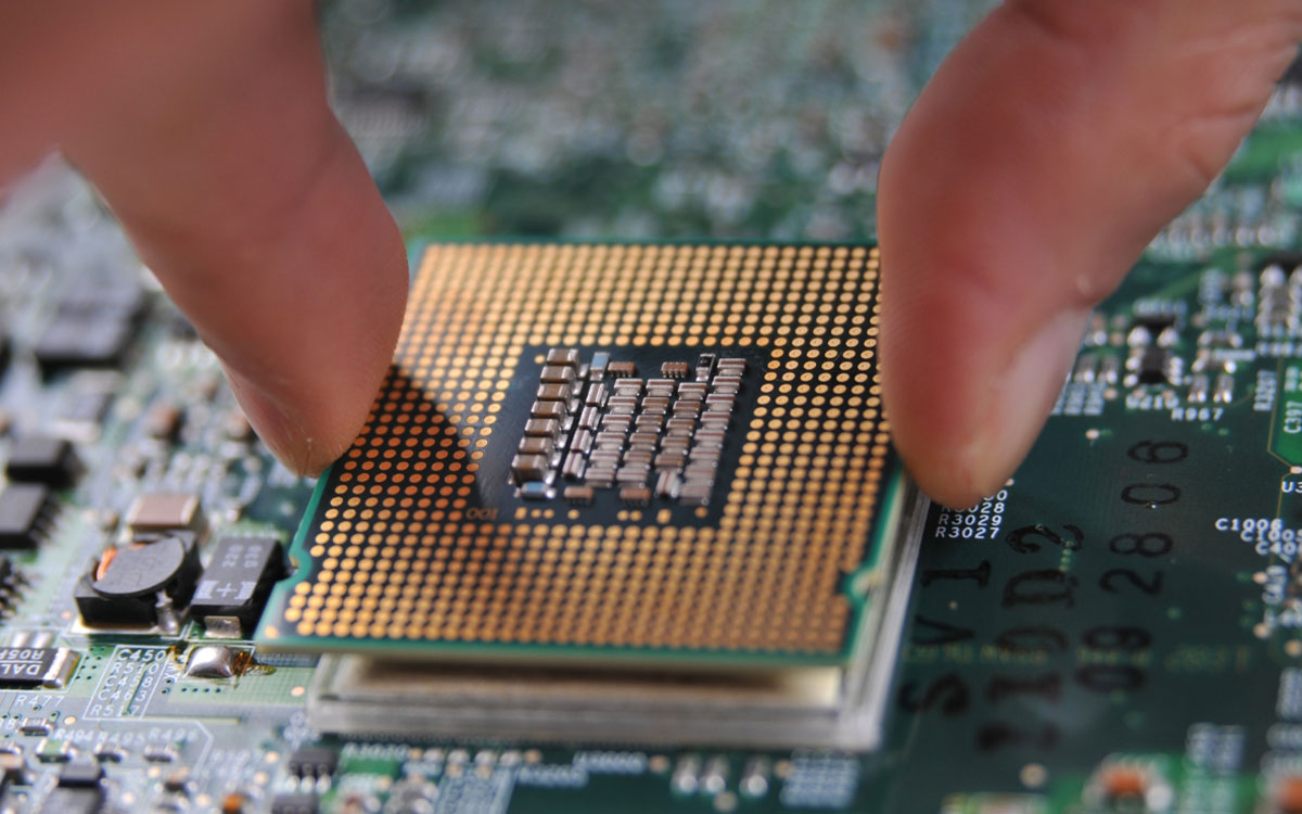 Thiết bị phòng sạch cần có trong nhà máy sản xuất chip