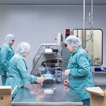 Phân tích luồng người - vật liệu - chất thải trong dây chuyền tiêm