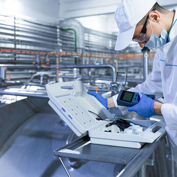 Thẩm định GMP theo WHO & EU GMP - Phân tích chuyên sâu bởi VCR