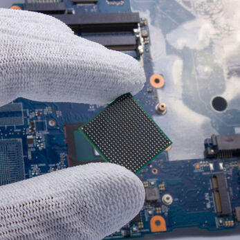 Áp suất, rung động và nhiệt độ: Những “kẻ thù vô hình” của ngành chip