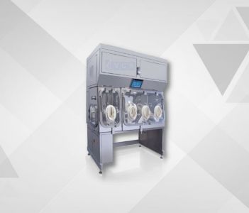 Top 10 things to consider when choosing pharmaceutical isolator