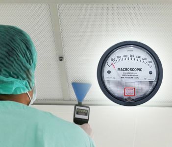 Ứng dụng đồng hồ chênh áp lọc để xác định Thời điểm thay lọc trong phòng sạch