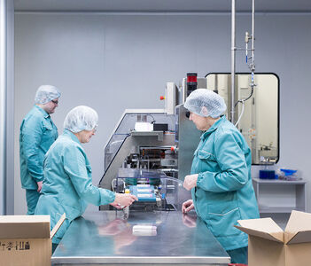 Phân tích luồng người - vật liệu - chất thải trong dây chuyền tiêm