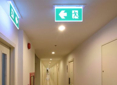 Yêu cầu chiếu sáng khẩn cấp trong phòng sạch