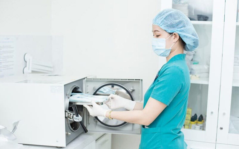 khử khuẩn dụng cụ y tế