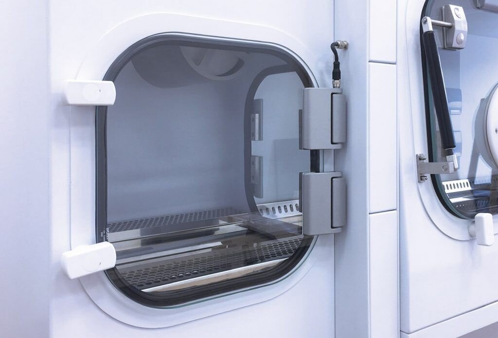 Airlock của thiết bị tủ an toàn sinh học cấp 3, giúp vận chuyển nguyên vật liệu