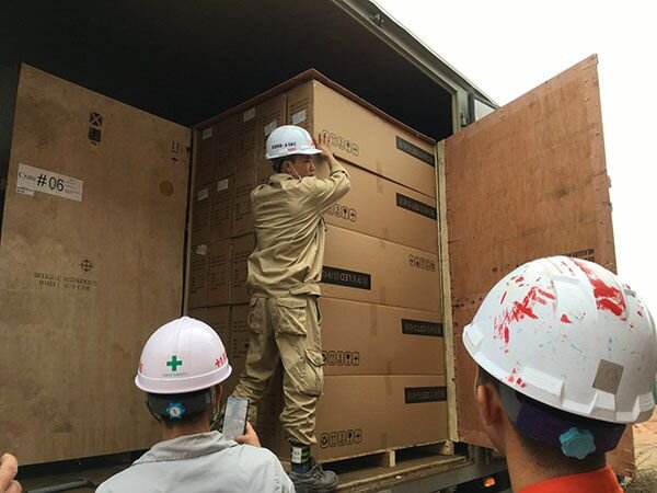 Hình ảnh thực tế giao hàng đèn led panel phòng sạch