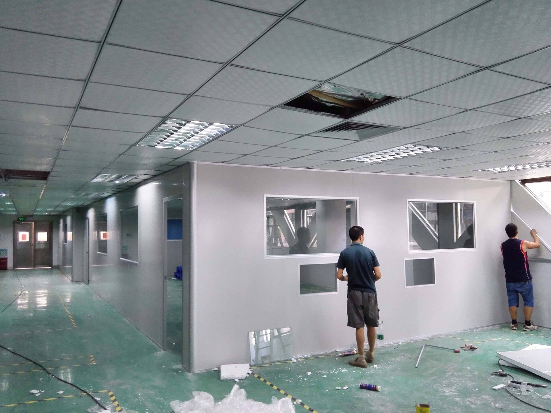 Thi công panel phòng sạch