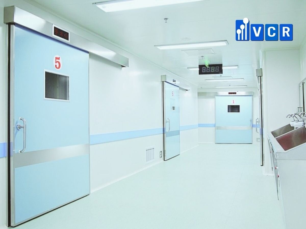 cửa phòng mổ bệnh viện