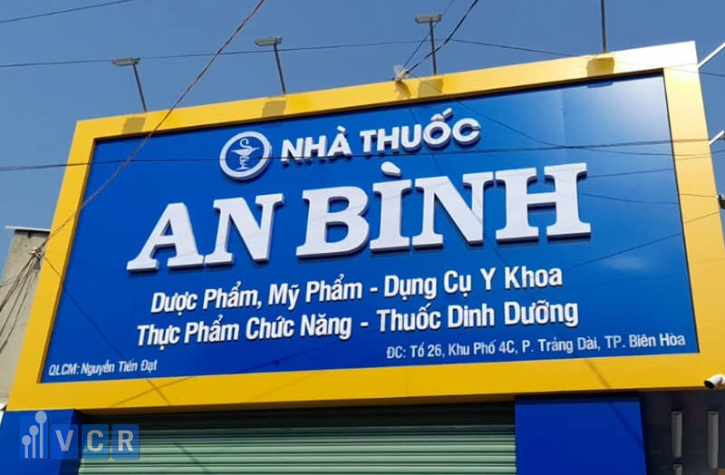 bảng hiệu nhà thuốc ốp Alu