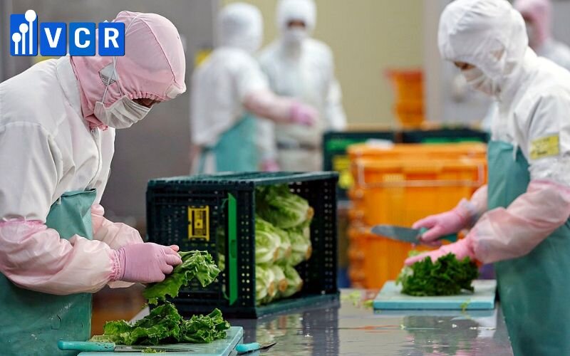 Nhân viên sản xuất là yếu tố quan trọng trong quy trình