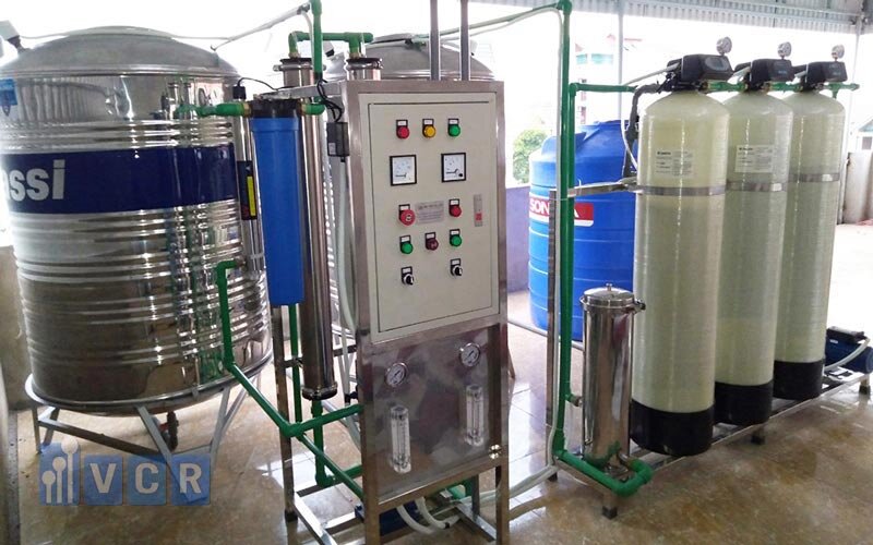 Nếu tình trạng nước có mùi hôi và cặn thì đó là một trong những dấu hiệu cần phải bảo trì máy lọc nước công nghiệp.