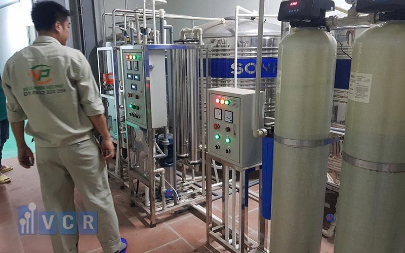 Nên nhờ đến đội ngũ chuyên gia có kinh nghiệm để thực hiện việc bảo trì máy lọc nước công nghiệp chính xác, đúng quy trình.